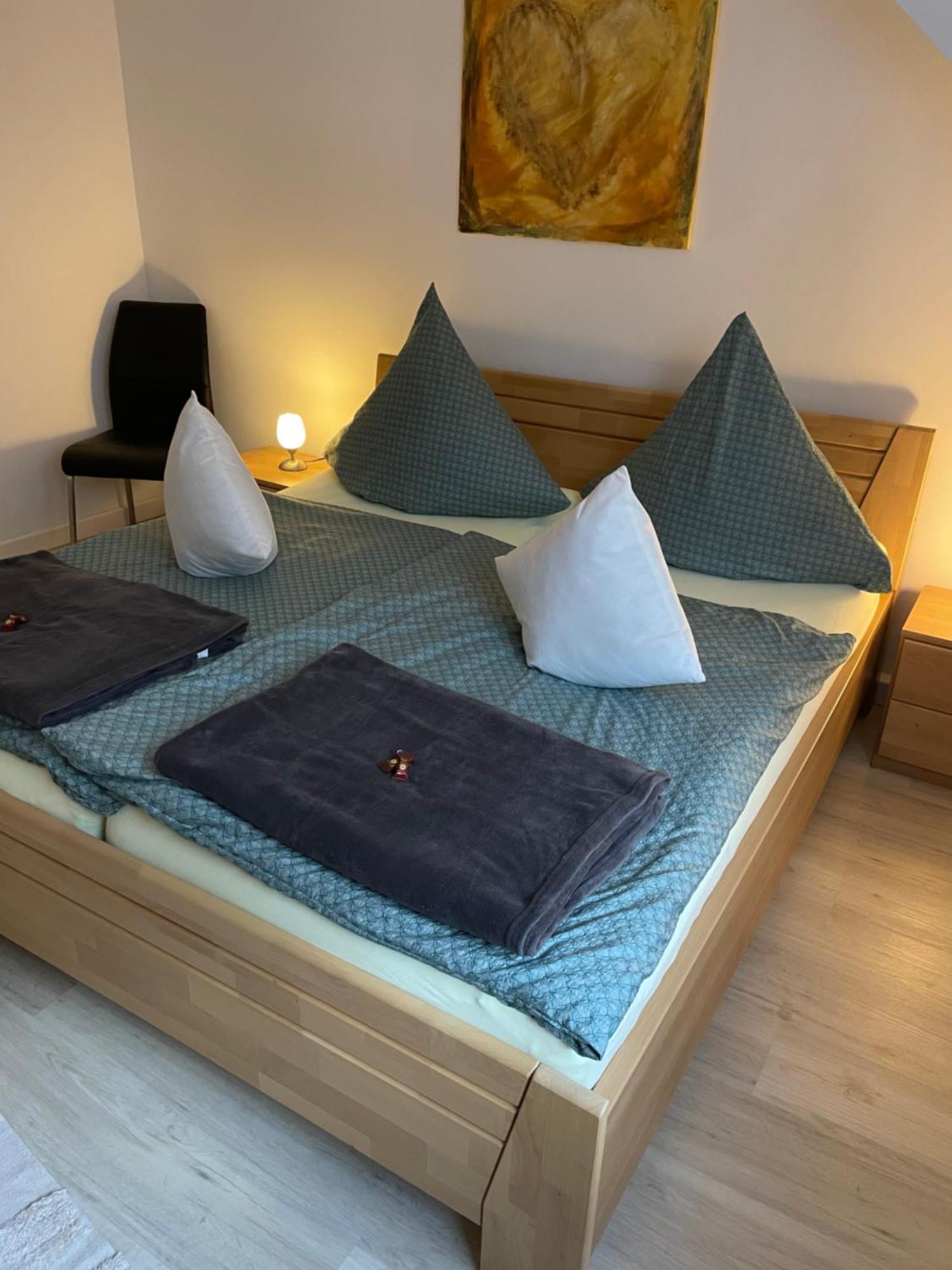 Deni'S Ferienwohnungen Klotten Esterno foto